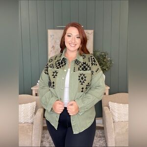 NWT Savannah Jane Long Sleeve Button Down Embroidered Shacket Size L